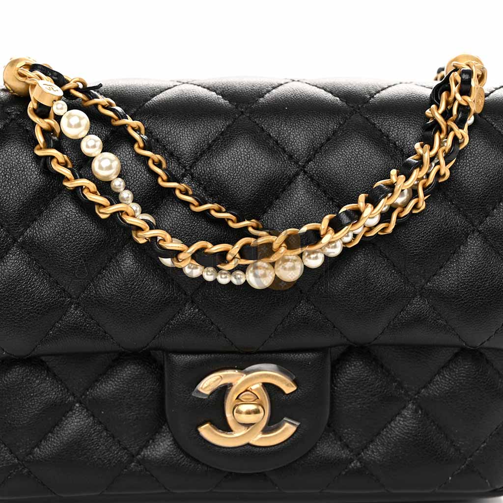 CHANEL SHINY LAMBSKIN QUILTED PEARL TWIST MINI SQUARE FLAP BLACK AS4385  (17*12.5*5cm)